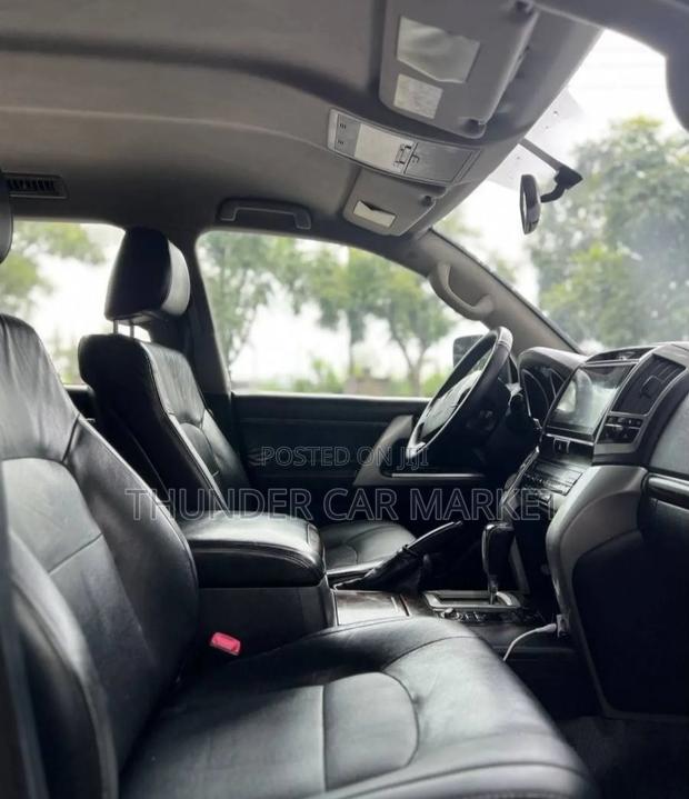 Toyota Land Cruiser 2014 Silver