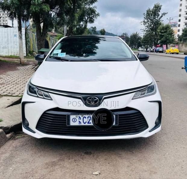 Toyota Corolla 2022 White