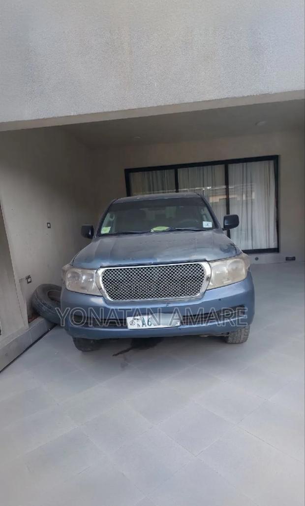 Toyota Land Cruiser 5.7 4WD 2008 Blue