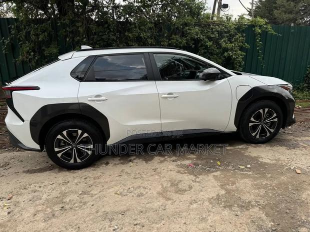Toyota bZ4X 2023 White