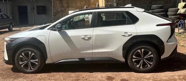 Toyota bZ4X 2023 White