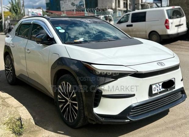 Toyota bZ4X 2023 White