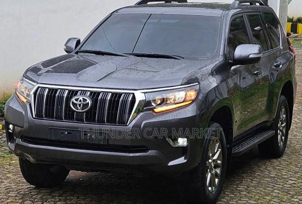 Toyota Land Cruiser 2021 Gray