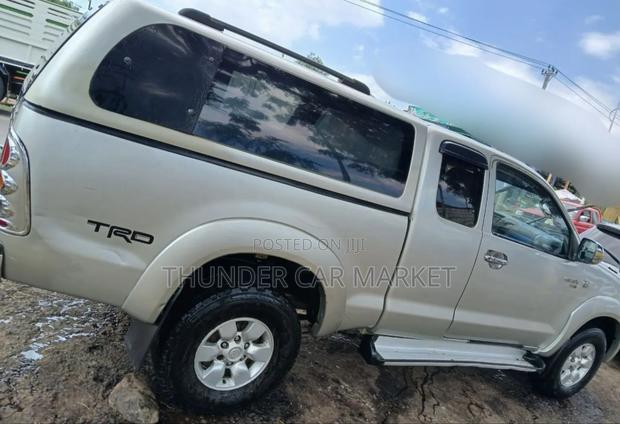 Toyota Hilux 2009 Gold