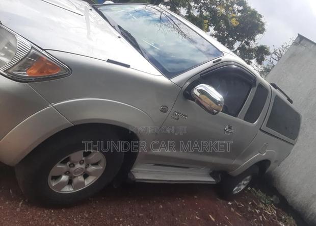 Toyota Hilux 2009 Gold
