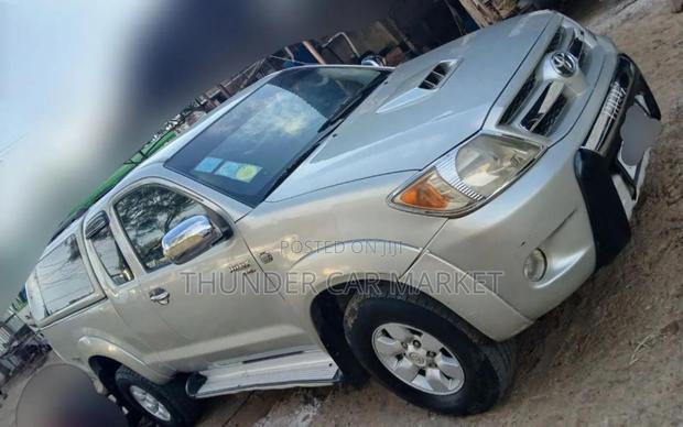 Toyota Hilux 2009 Gold