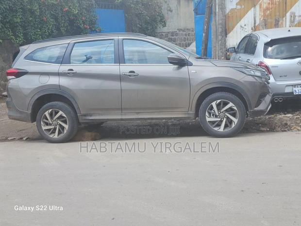 Toyota Rush 2023 Gray