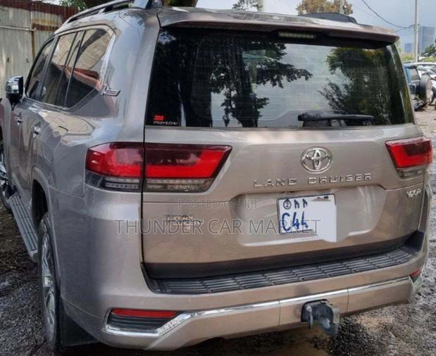 Toyota Land Cruiser 2023 Silver