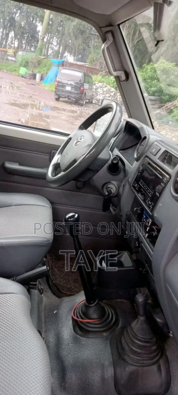 Toyota Land Cruiser 2016 White