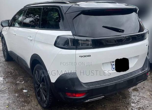 Peugeot 5008 2022 White