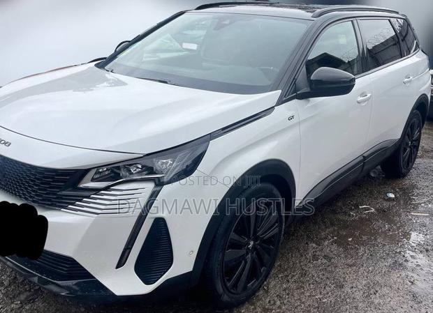 Peugeot 5008 2022 White