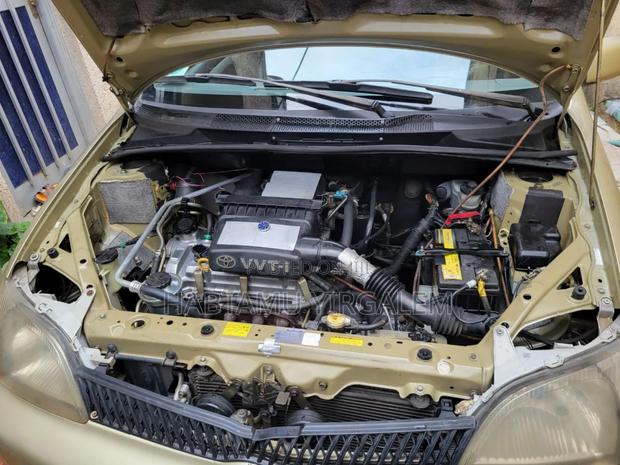Toyota Yaris 2013 Ivory