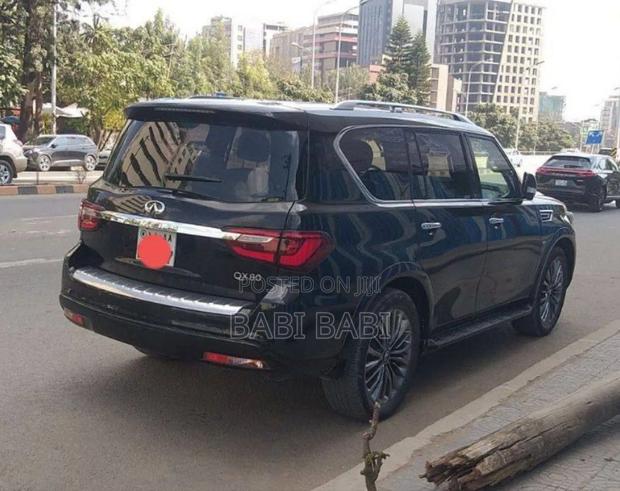 Infiniti QX80 2022 Black