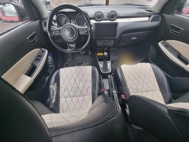 Suzuki Swift 2022 Red
