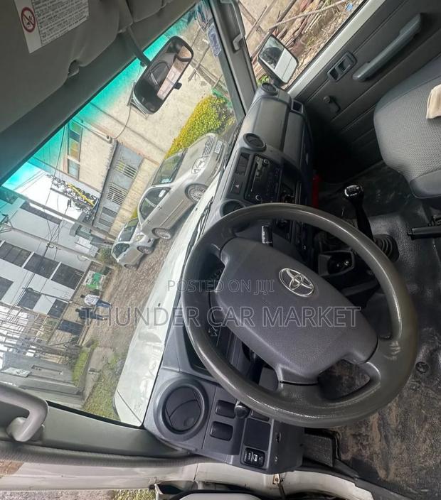 Toyota Land Cruiser 2016 White