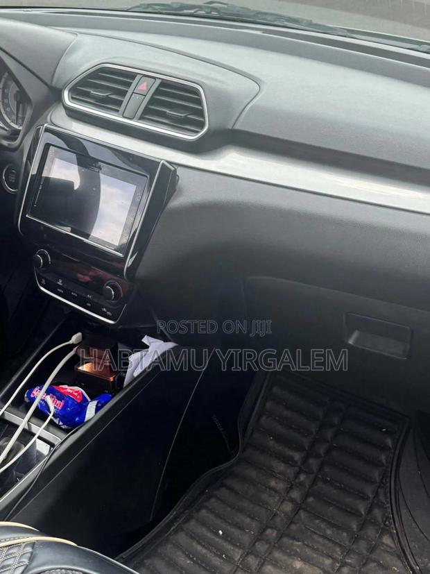 Suzuki Dzire 2023 Silver