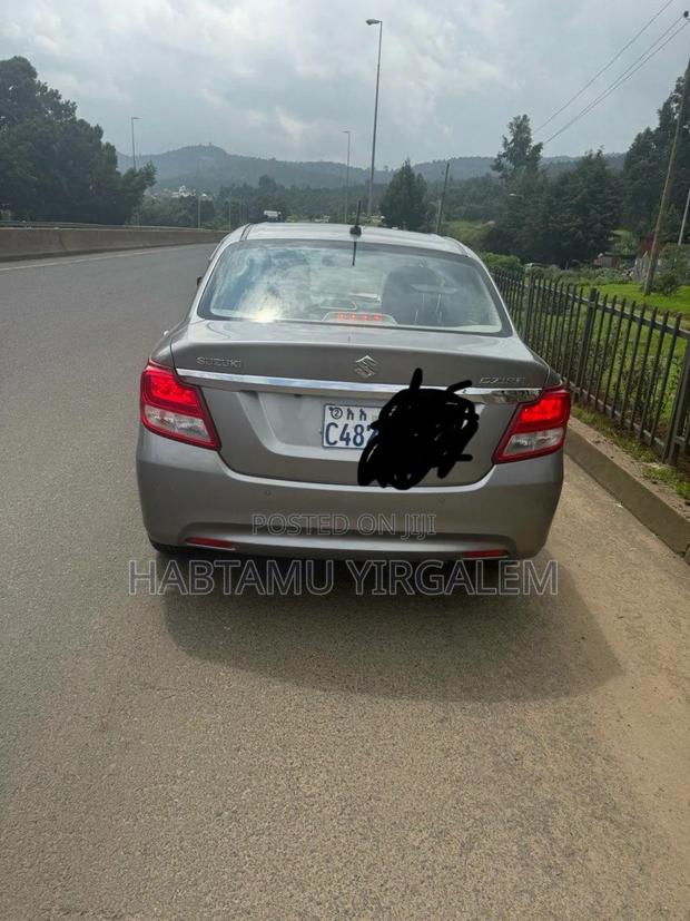 Suzuki Dzire 2023 Silver