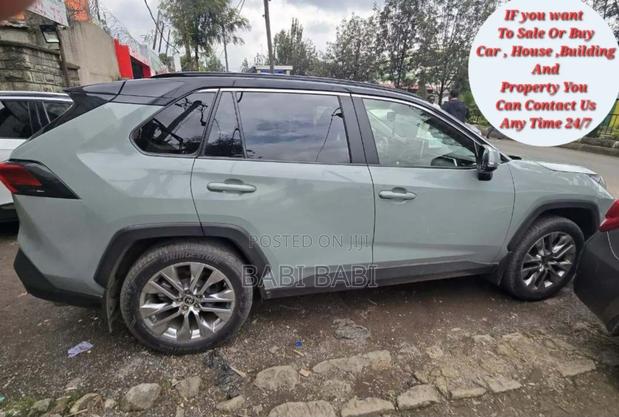 Toyota RAV4 2021 Green
