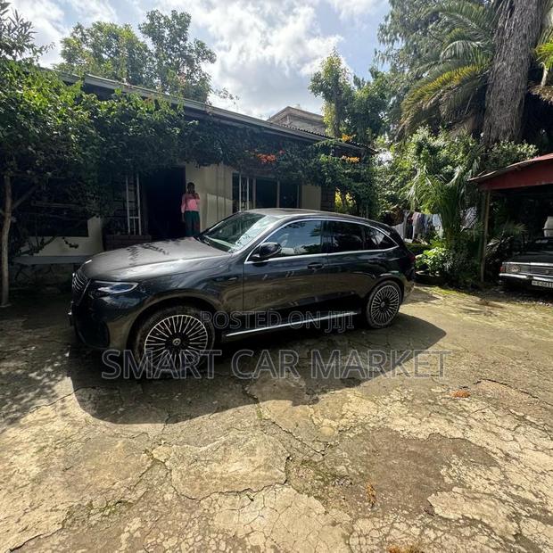 Mercedes-Benz E400 2023 Black