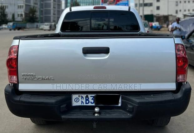 Toyota Tacoma 2012 Silver