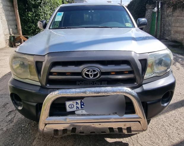 Toyota Tacoma 2010 Silver