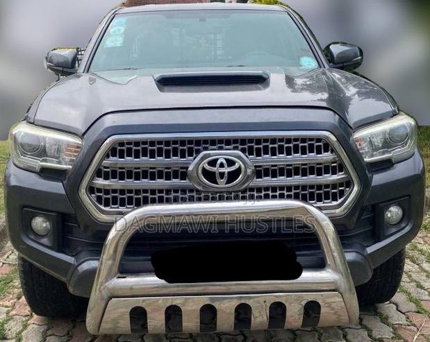 Toyota Tacoma 2016 Gray