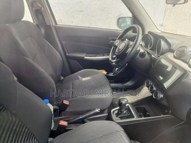 Suzuki Swift 2021 Gray