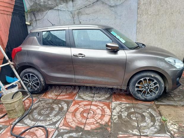 Suzuki Swift 2021 Gray