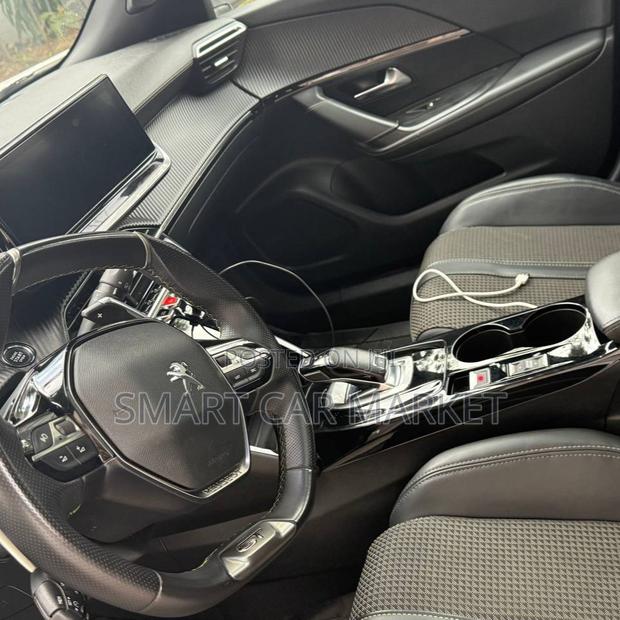 Peugeot 2008 2022 White