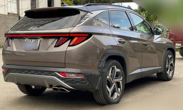 Hyundai Tucson 2022 Gold