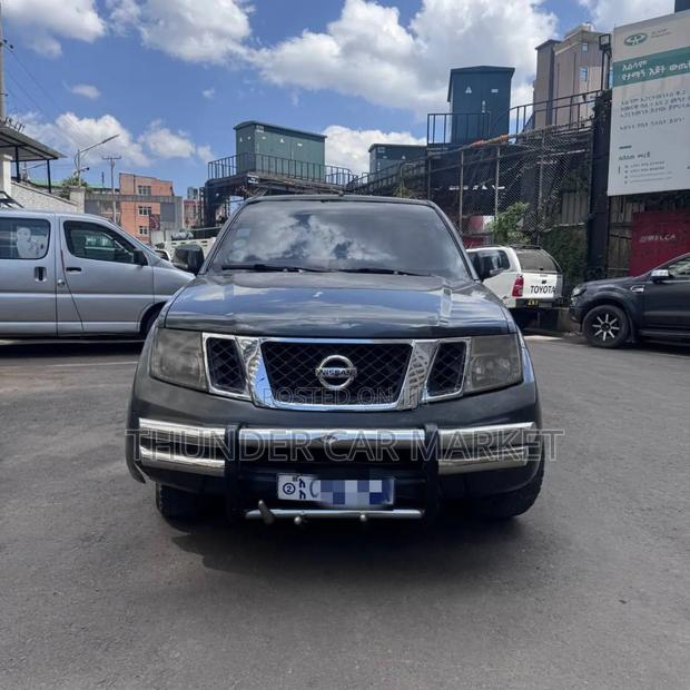 Nissan Navara 2008 Gray