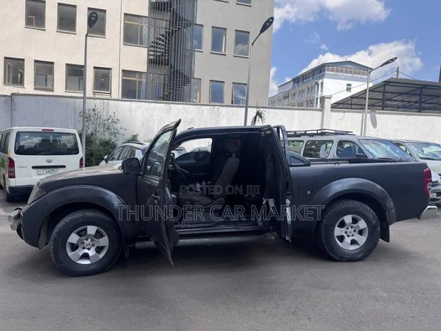 Nissan Navara 2008 Gray