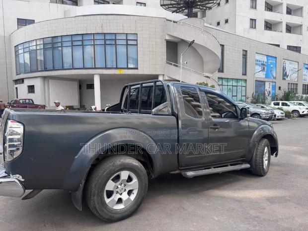 Nissan Navara 2008 Gray
