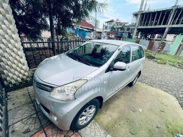 Toyota Avanza 2013 Silver