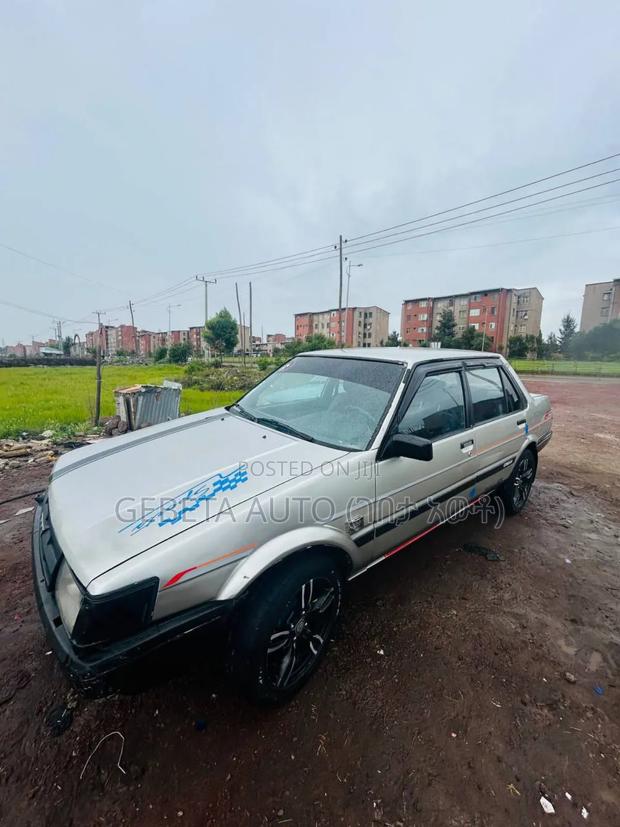 Toyota Lexcen 1987 Silver