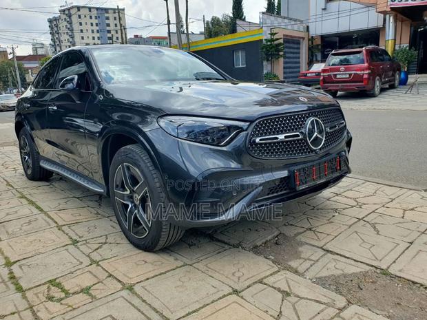 New Mercedes-Benz C400 2024 Black