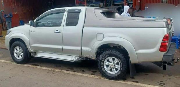 Toyota Hilux 2013 Silver