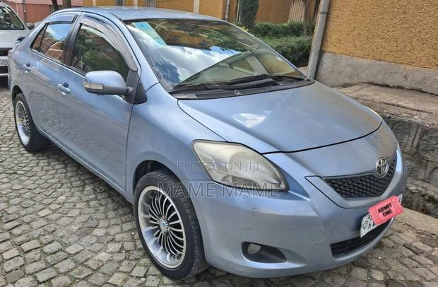 Toyota Belta 2010 Blue