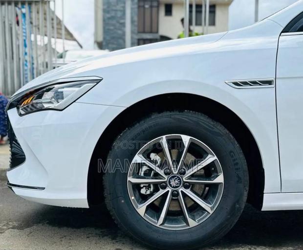 New BYD Seal DM-i 2024 White