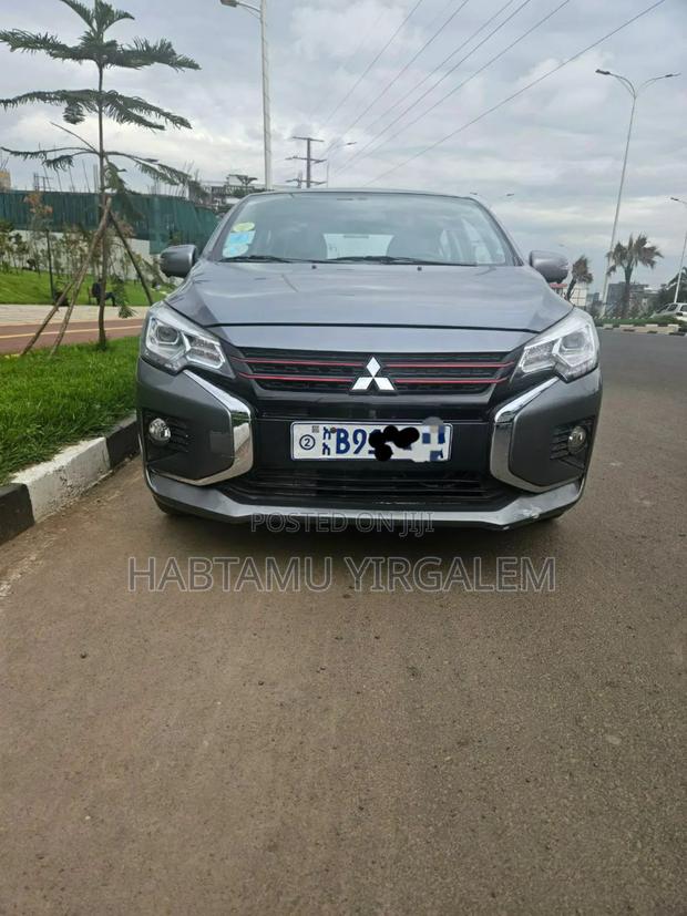 Mitsubishi Attrage 2021 Gray