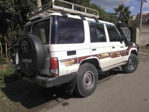 Toyota Land Cruiser 2017 White