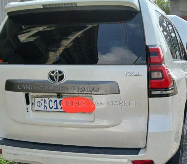 Toyota Land Cruiser 2021 White