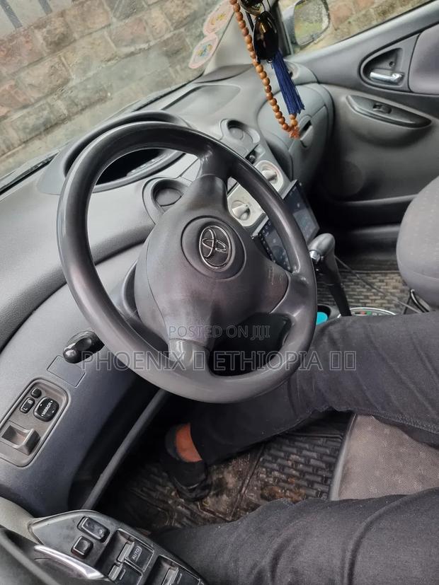 Toyota Vitz 2004
