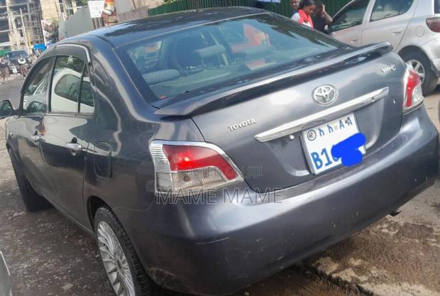 Toyota Yaris 2011 Blue