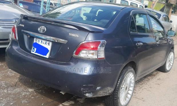 Toyota Yaris 2011 Blue