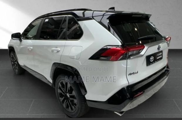 New Toyota RAV4 2023 White