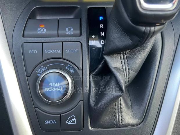New Toyota RAV4 2021 White