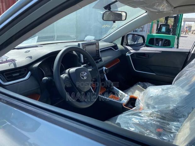 New Toyota RAV4 2021 Gray