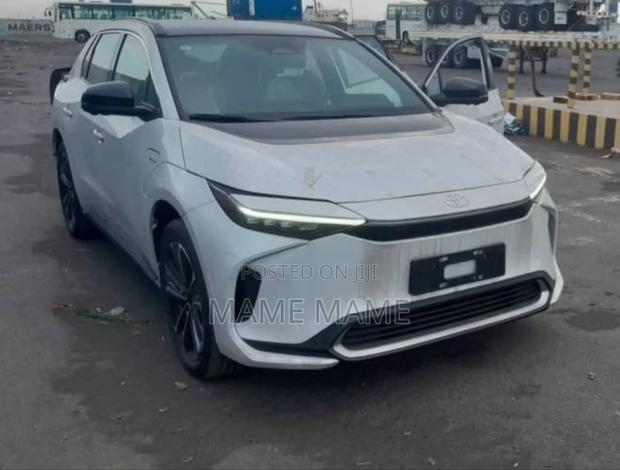 New Toyota bZ4X 2024 Silver