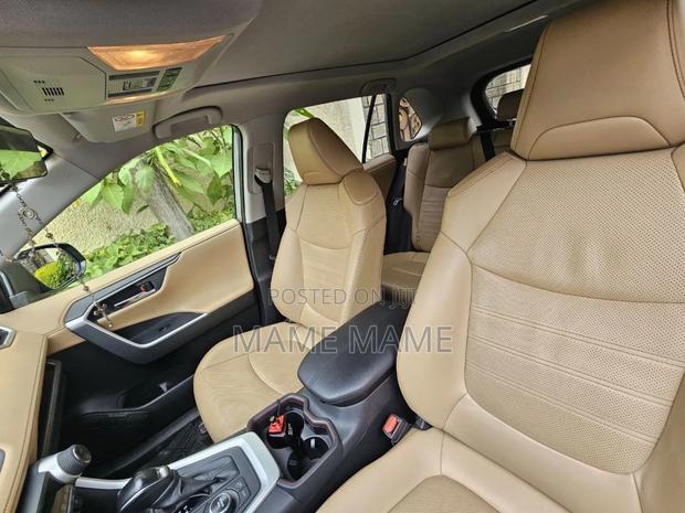 Toyota RAV4 2016 White